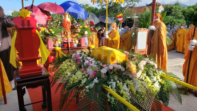 D:\Inetpub\vhosts\nguoiphattu.vn\httpdocs\Upload\news\2021\11\nguoiphattu-com hoa thuong thich ngo tinh2.jpg